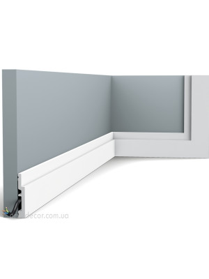 Напольный плинтус гладкий Orac decor DX187 2600