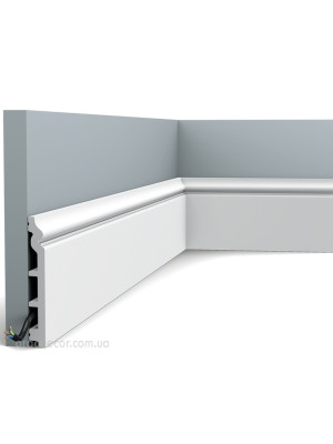 Напольный плинтус гладкий Orac Decor SX118-RAL9003 цвет белый