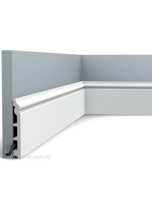 Напольный плинтус гладкий Orac Decor SX118