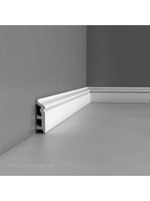 Напольный плинтус гладкий Orac Decor SX122