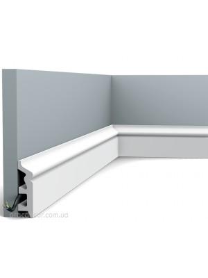 Напольный плинтус гладкий Orac Decor SX122