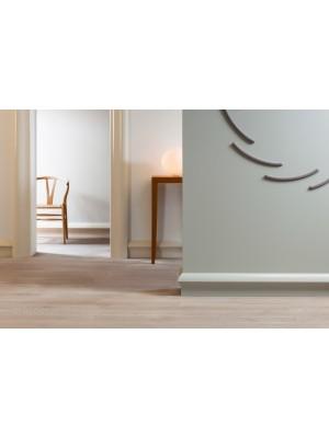 Напольный плинтус гладкий Orac Decor SX167